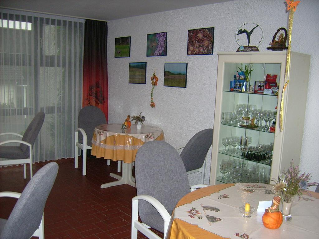 Gaestehaus Hochrhoenblick Schönau an der Brend الغرفة الصورة