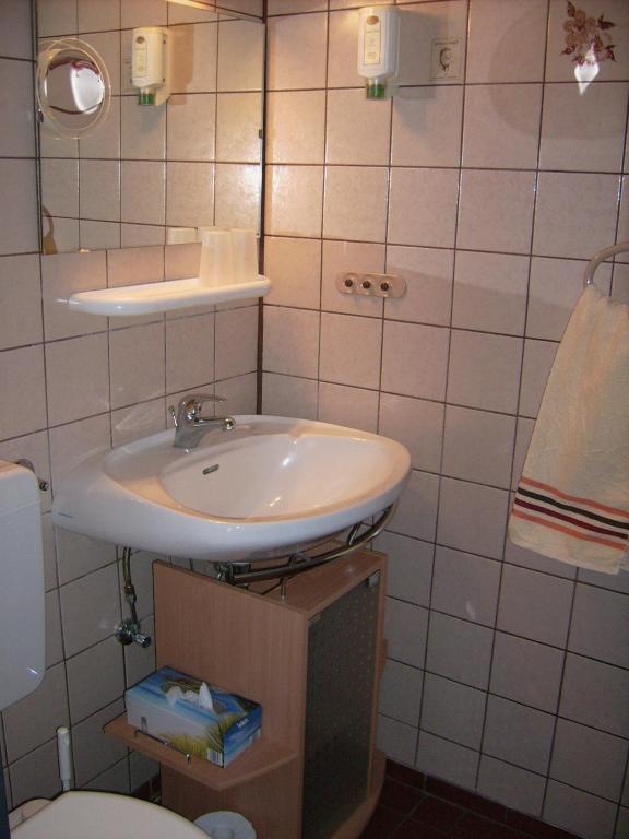 Gaestehaus Hochrhoenblick Schönau an der Brend الغرفة الصورة